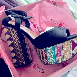 Penny loves Kenny size 9.5 NEW in BOX Sequin platform